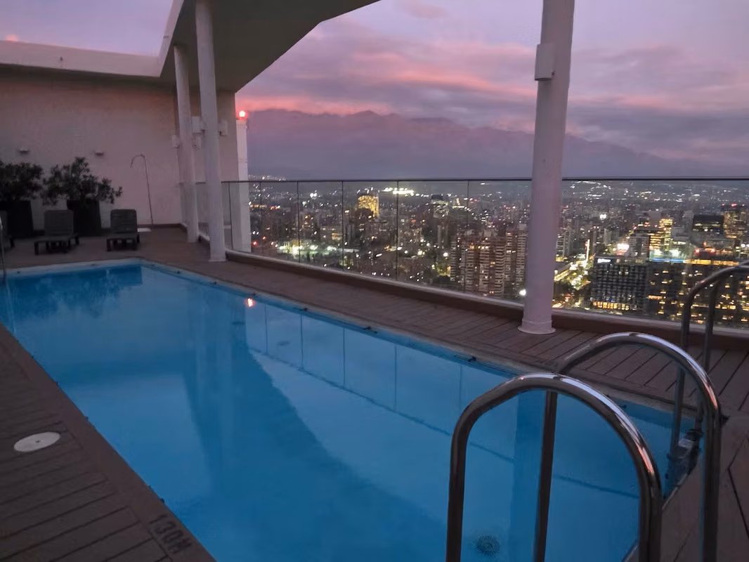 VENDE DUEÑO, AMOBLADO Moderno Depto BERSA , Vista Panorámica hacia cerro Manquehue