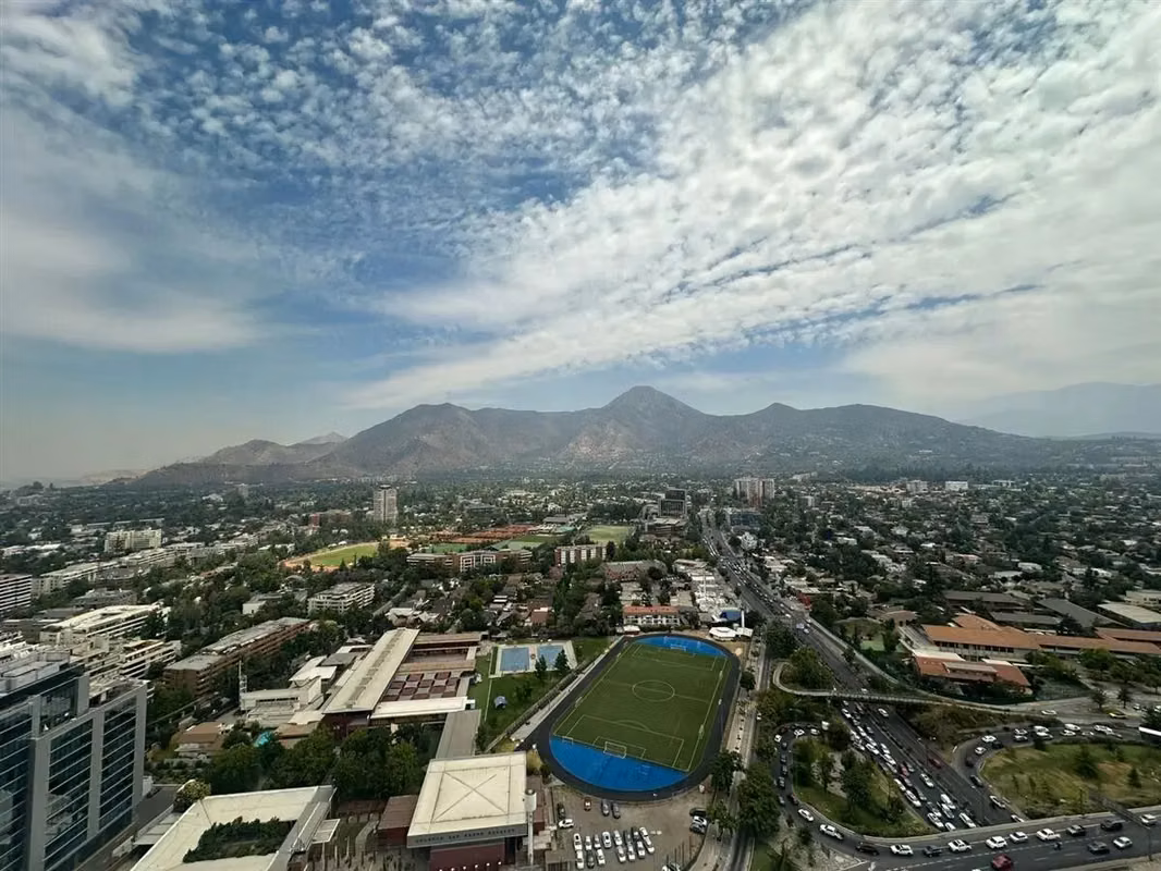 VENDE DUEÑO, AMOBLADO Moderno Depto BERSA , Vista Panorámica hacia cerro Manquehue foto 3