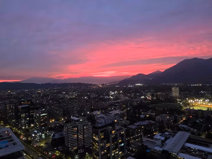 VENDE DUEÑO, AMOBLADO Moderno Depto BERSA , Vista Panorámica hacia cerro Manquehue foto 4
