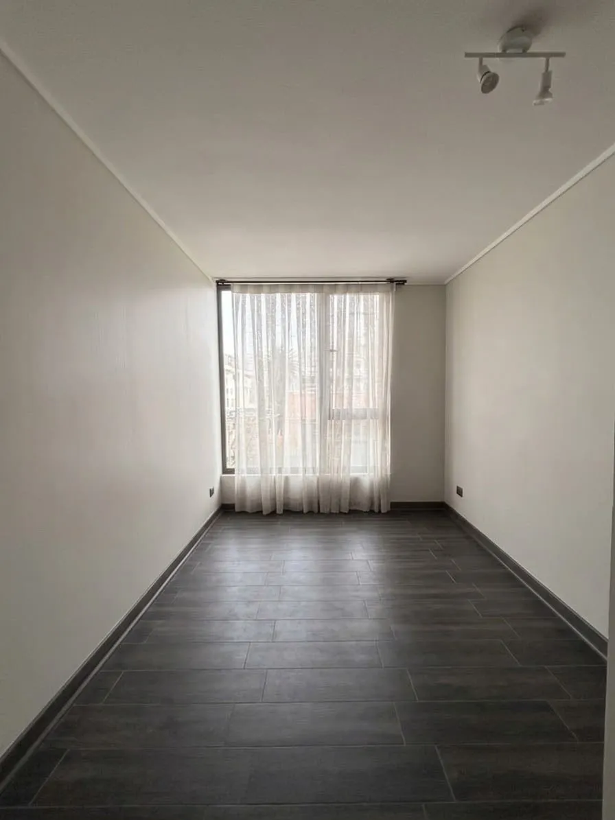 Excelente Depto 2d + 3b En Tranquilo Sector Residencial foto 2